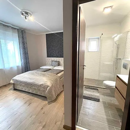In - Balaton 53496 Apartamento *